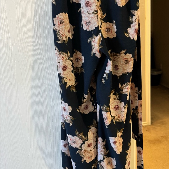 Charlotte Russe floral jumper - Picture 5 of 5